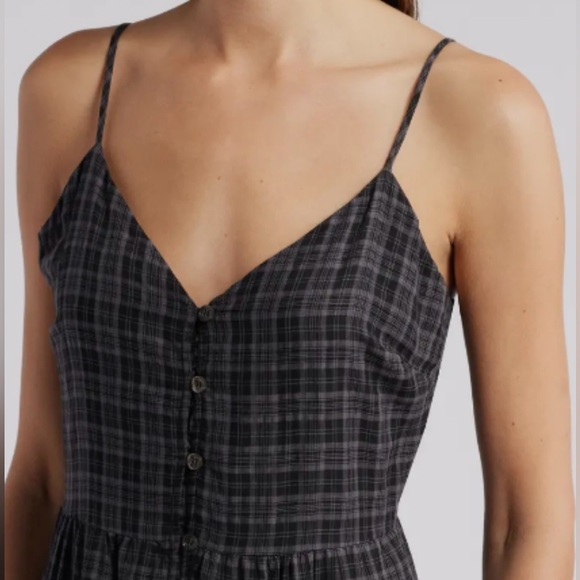 🖤 FRONT BUTTON TIERED MAXI DRESS 🖤 - Picture 2 of 3